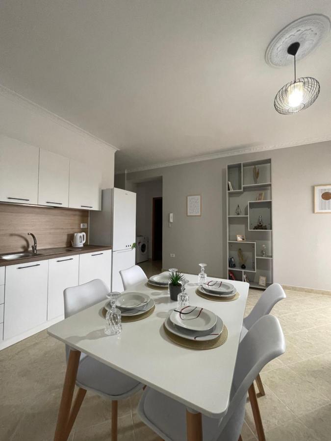 The Sunset Apartment Vlorë Exteriör bild